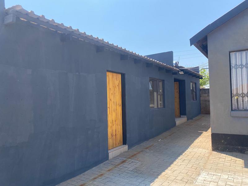 2 Bedroom Property for Sale in Braamfischerville Gauteng