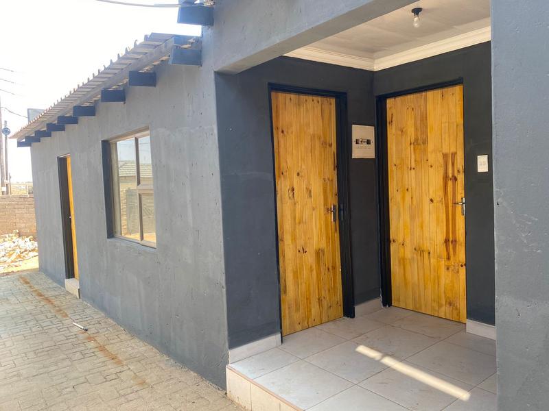 2 Bedroom Property for Sale in Braamfischerville Gauteng