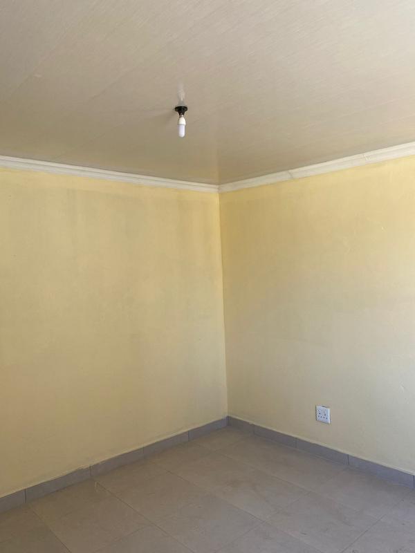 2 Bedroom Property for Sale in Braamfischerville Gauteng