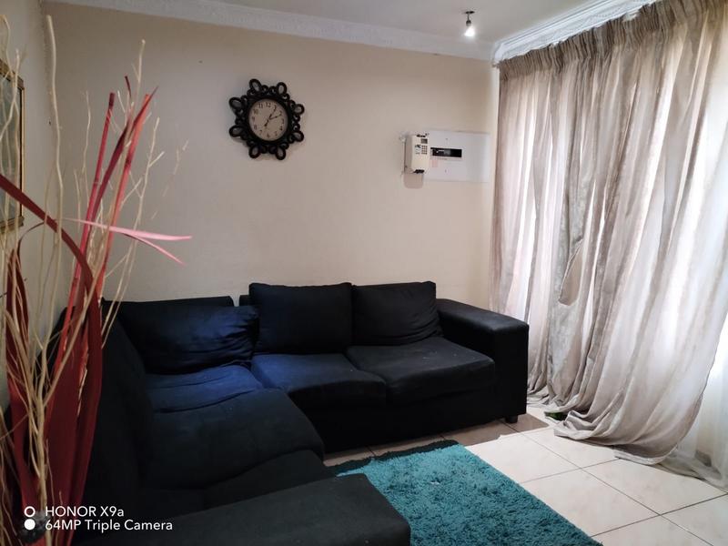 2 Bedroom Property for Sale in Corlett Gardens Gauteng