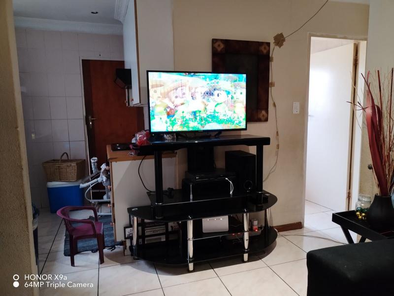 2 Bedroom Property for Sale in Corlett Gardens Gauteng