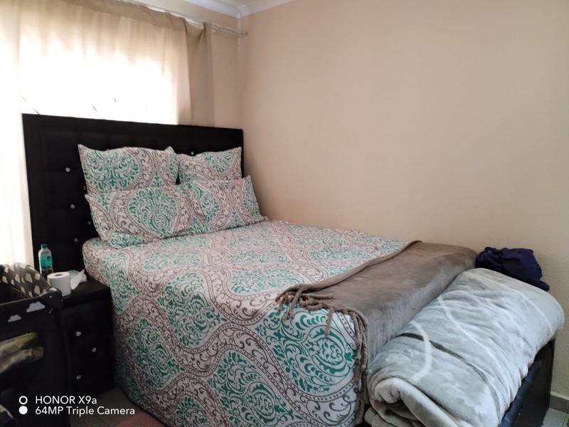 2 Bedroom Property for Sale in Corlett Gardens Gauteng