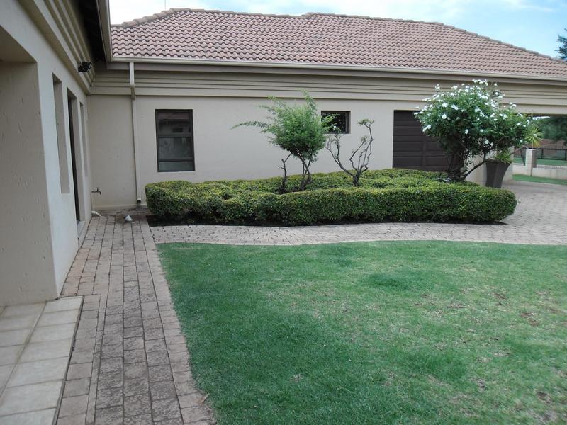 To Let 2 Bedroom Property for Rent in Cornwall Hill Gauteng