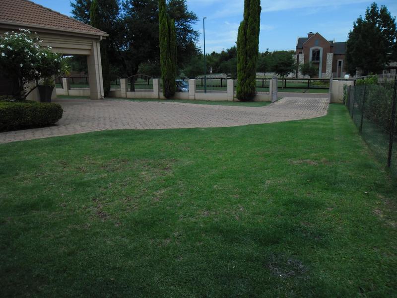 To Let 2 Bedroom Property for Rent in Cornwall Hill Gauteng