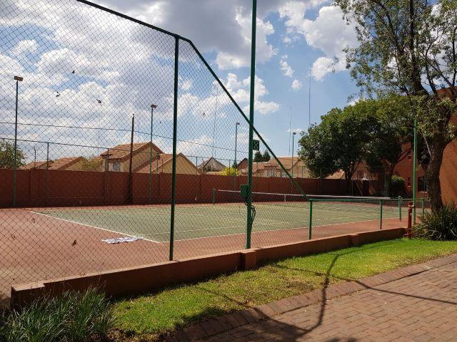 2 Bedroom Property for Sale in Sunninghill Gauteng