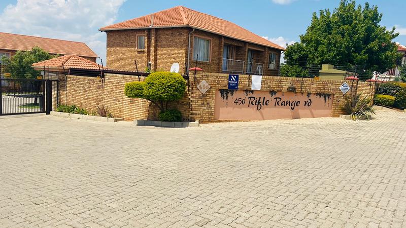 2 Bedroom Property for Sale in Towerby Gauteng