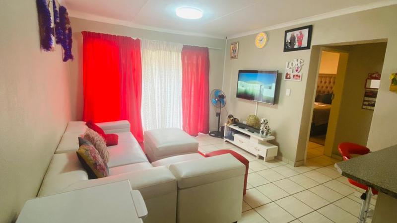 2 Bedroom Property for Sale in Towerby Gauteng