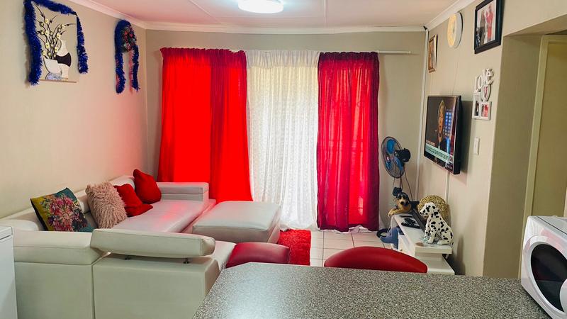 2 Bedroom Property for Sale in Towerby Gauteng