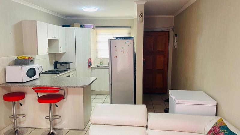 2 Bedroom Property for Sale in Towerby Gauteng