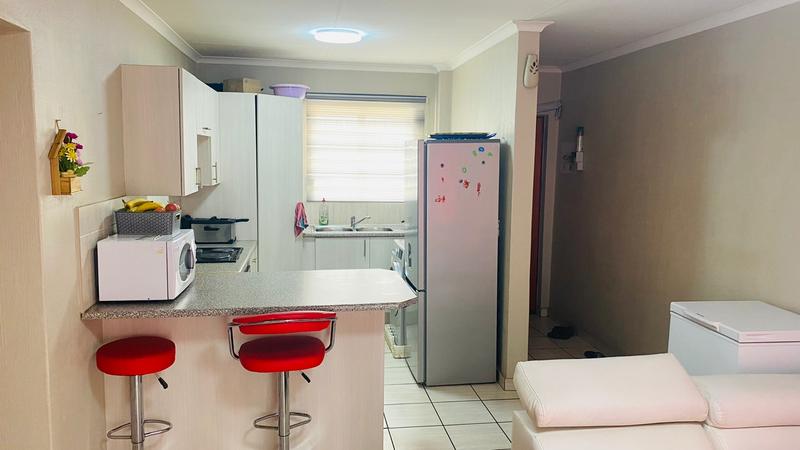 2 Bedroom Property for Sale in Towerby Gauteng