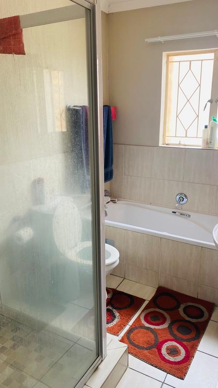 2 Bedroom Property for Sale in Towerby Gauteng