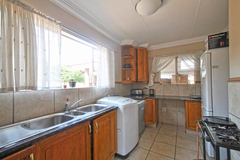 5 Bedroom Property for Sale in Farrarmere Gauteng