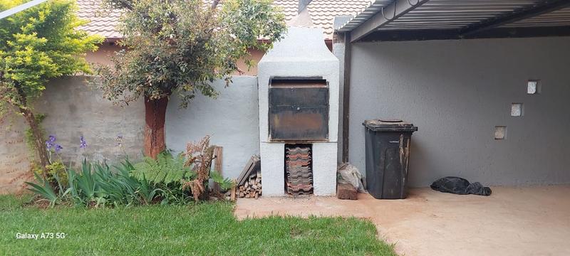 3 Bedroom Property for Sale in The Orchards Gauteng