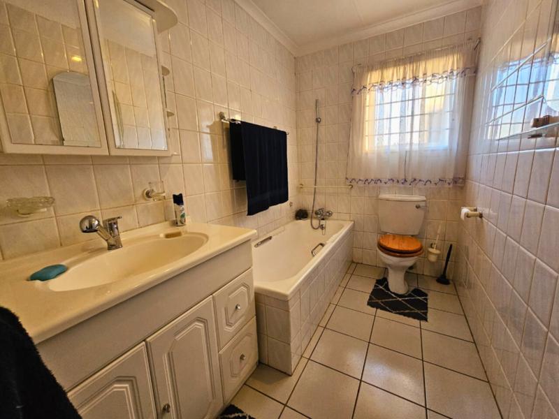 3 Bedroom Property for Sale in Glen Marais Gauteng