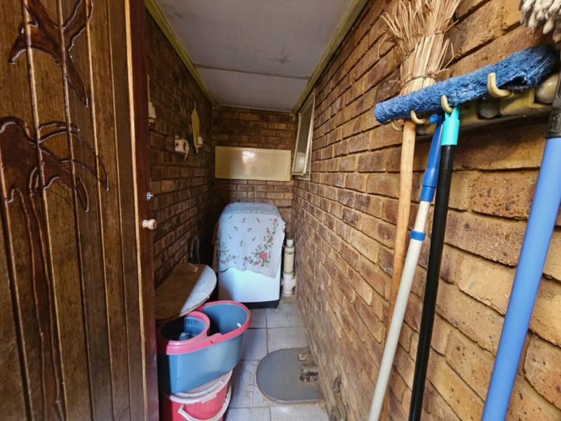 3 Bedroom Property for Sale in Glen Marais Gauteng