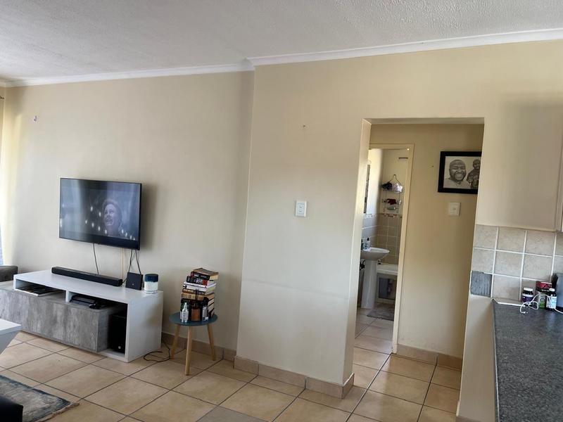 To Let 2 Bedroom Property for Rent in Meredale Gauteng