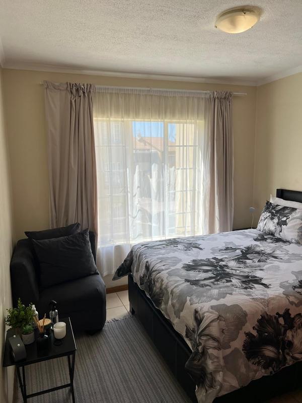 To Let 2 Bedroom Property for Rent in Meredale Gauteng