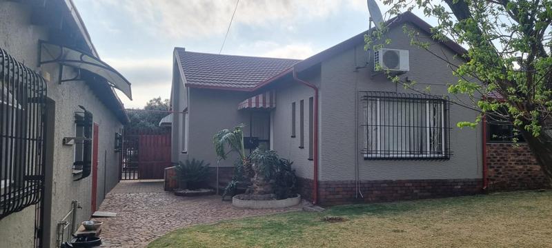 To Let 3 Bedroom Property for Rent in Elspark Gauteng