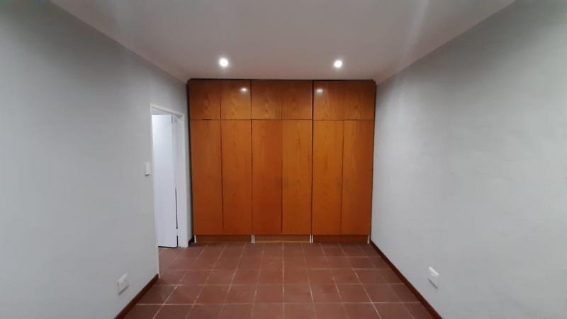 To Let 1 Bedroom Property for Rent in Waverley Gauteng