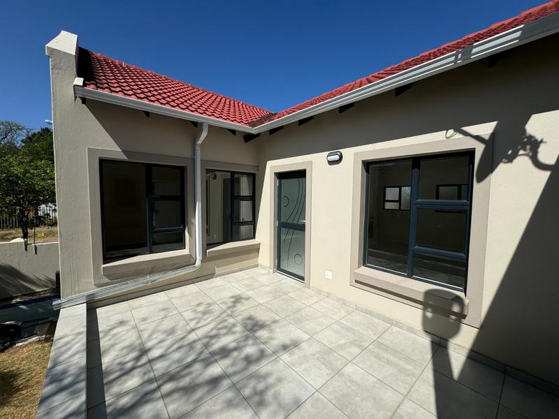 To Let 4 Bedroom Property for Rent in Craigavon Gauteng