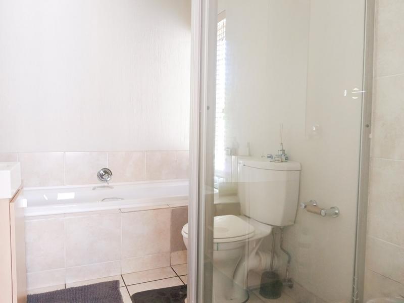 2 Bedroom Property for Sale in Broadacres Gauteng