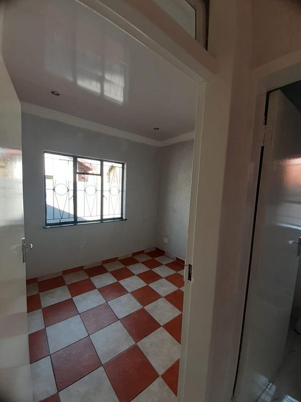 3 Bedroom Property for Sale in Protea North Gauteng