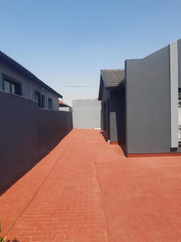 3 Bedroom Property for Sale in Protea North Gauteng