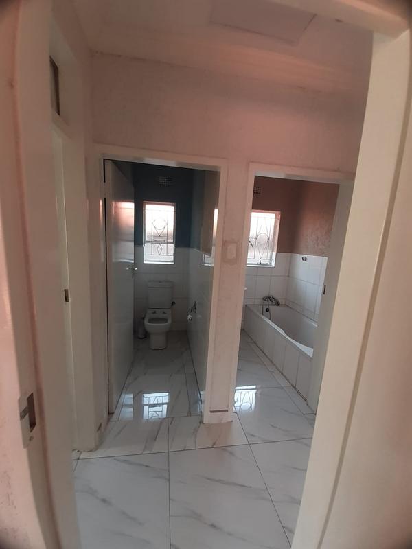 3 Bedroom Property for Sale in Protea North Gauteng