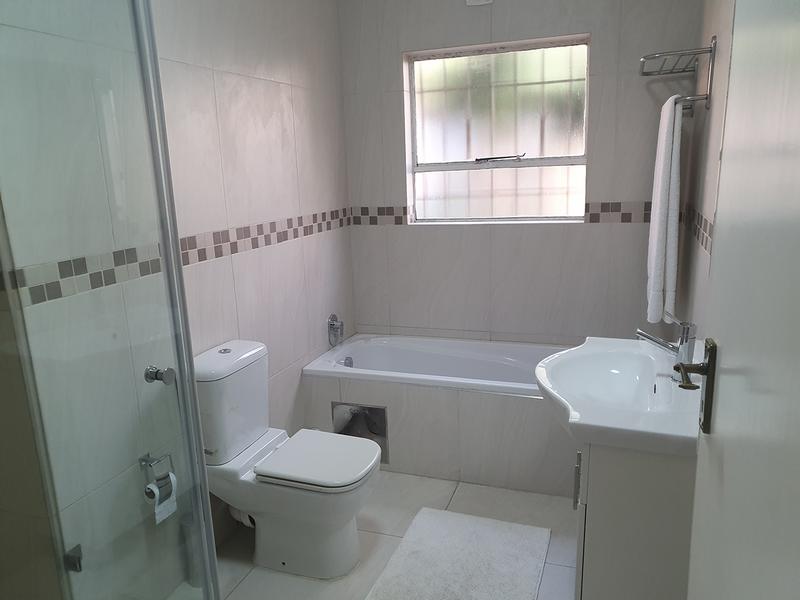 To Let 2 Bedroom Property for Rent in Atholl Gardens Gauteng