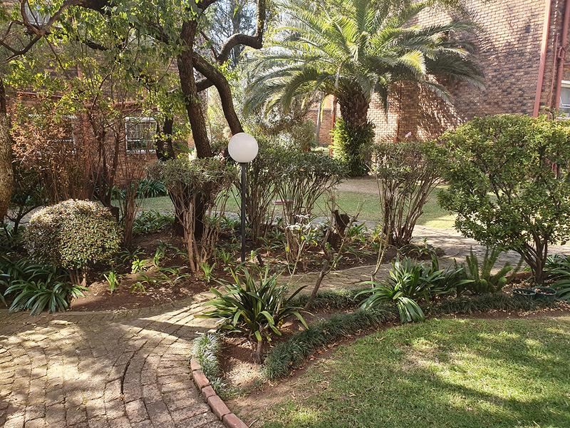 To Let 2 Bedroom Property for Rent in Atholl Gardens Gauteng