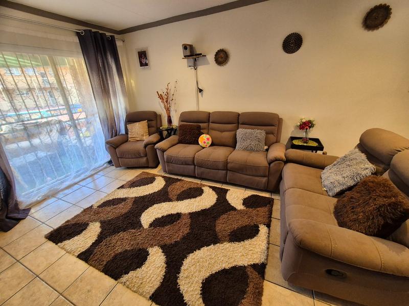 2 Bedroom Property for Sale in Pretoria North Gauteng