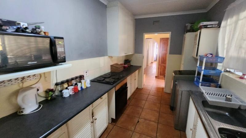 3 Bedroom Property for Sale in Brackendowns Gauteng