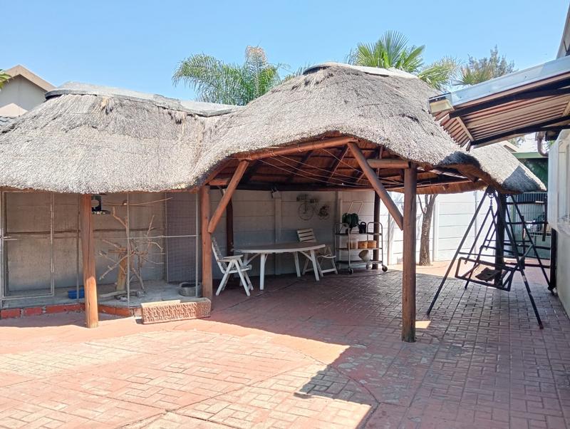 3 Bedroom Property for Sale in Verwoerdpark Gauteng