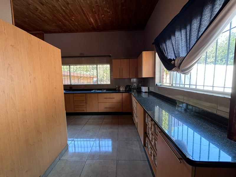 4 Bedroom Property for Sale in Floracliffe Gauteng