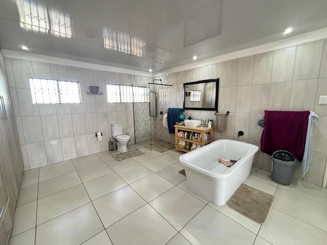 5 Bedroom Property for Sale in Mooilande Gauteng