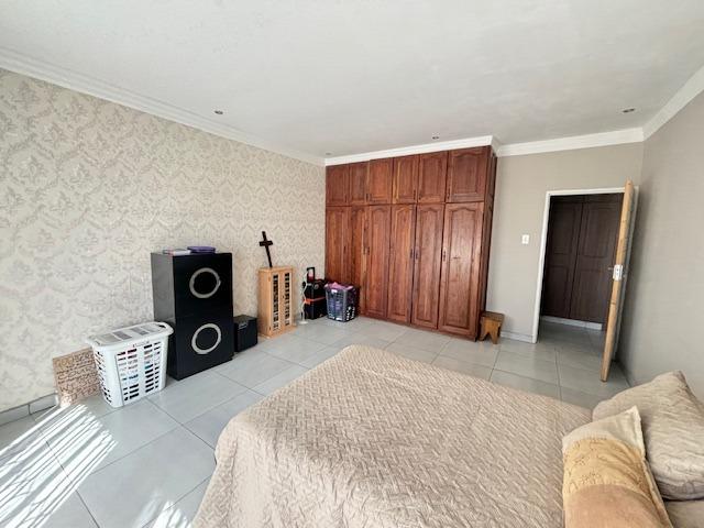 5 Bedroom Property for Sale in Mooilande Gauteng