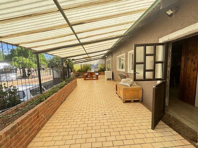 5 Bedroom Property for Sale in Mooilande Gauteng