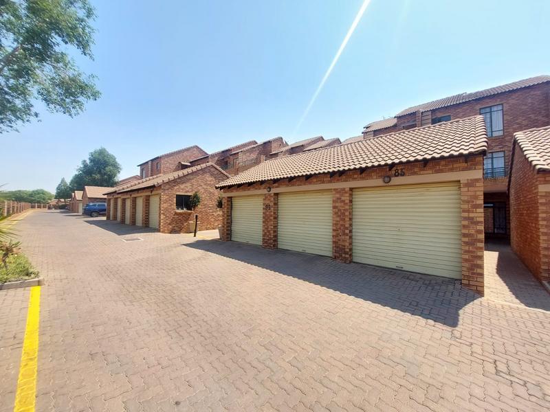 2 Bedroom Property for Sale in Eco Park Gauteng