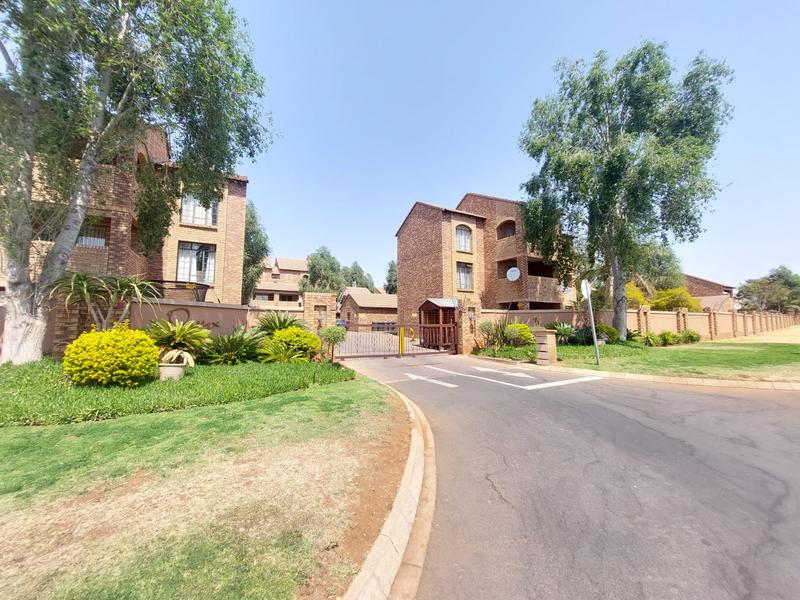 2 Bedroom Property for Sale in Eco Park Gauteng