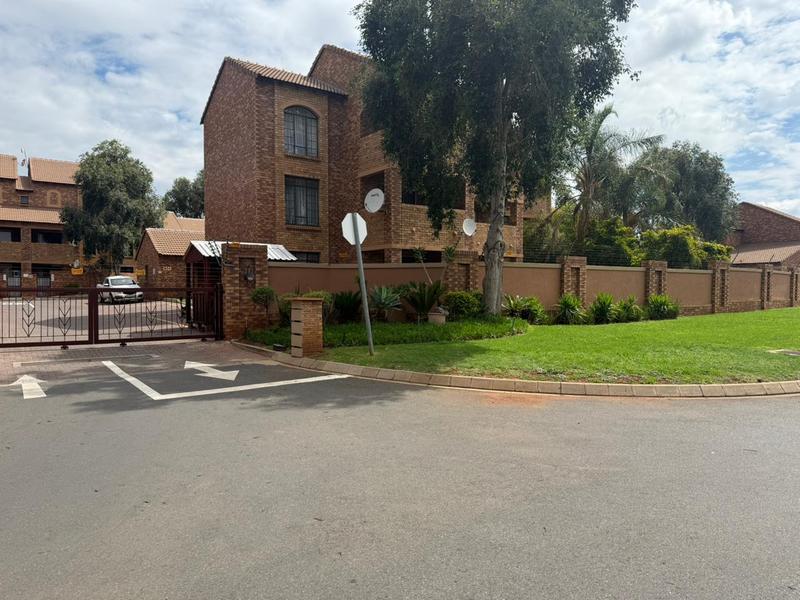 2 Bedroom Property for Sale in Eco Park Gauteng