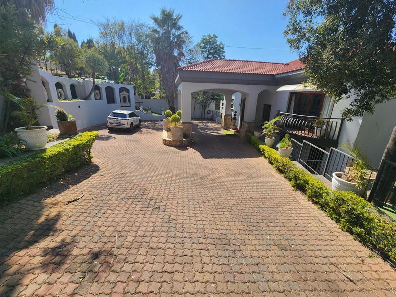 7 Bedroom Property for Sale in Waterkloof Ridge Gauteng