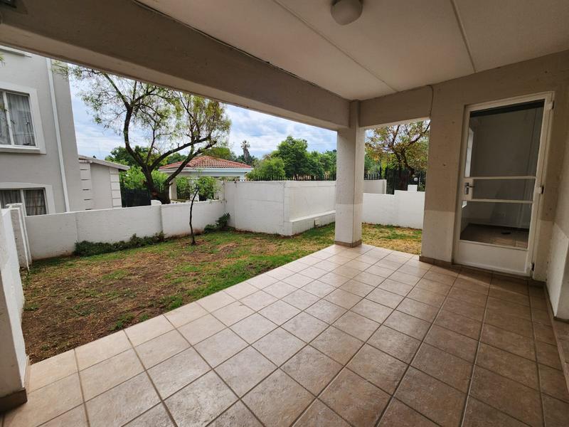 To Let 2 Bedroom Property for Rent in Sonneglans Gauteng