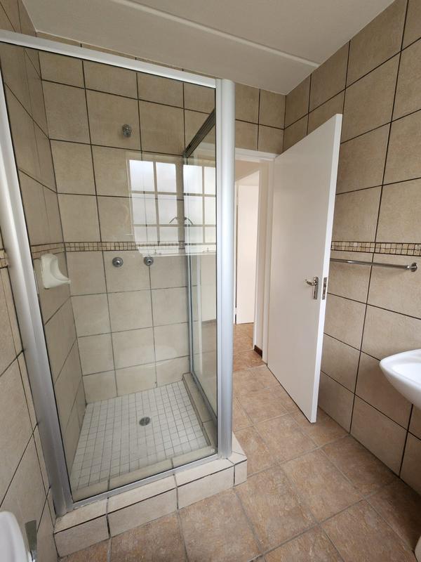 To Let 2 Bedroom Property for Rent in Sonneglans Gauteng