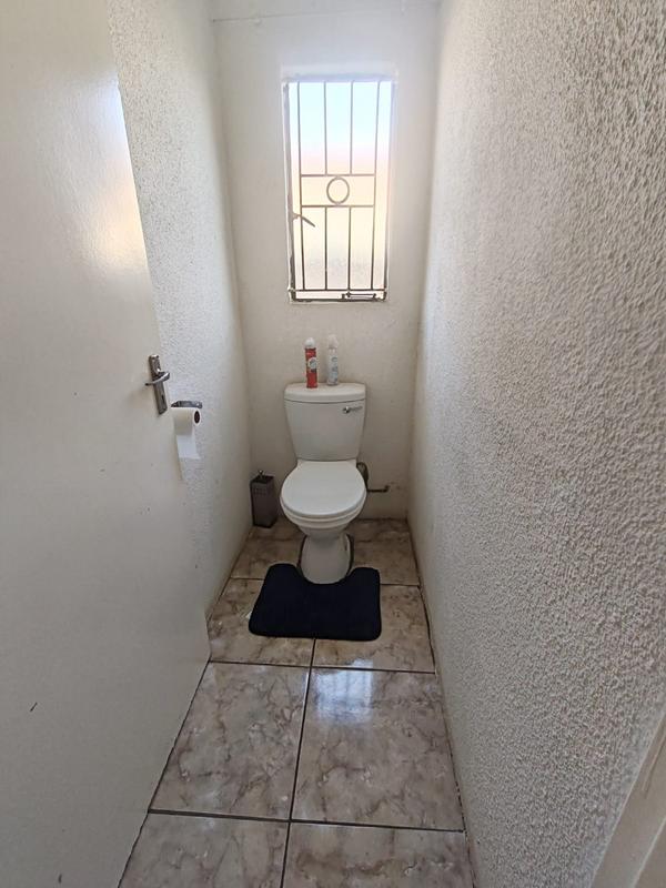 To Let 2 Bedroom Property for Rent in Klipfontein View Gauteng