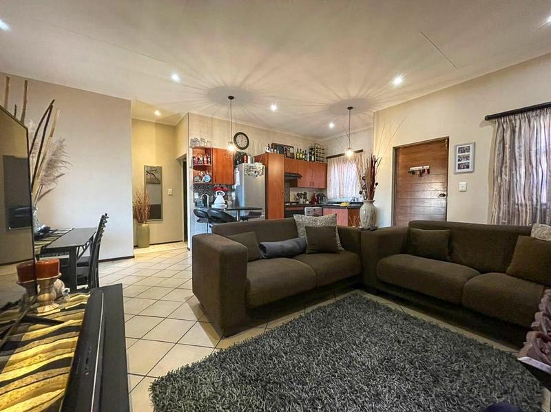 2 Bedroom Property for Sale in Sunnyrock Gauteng