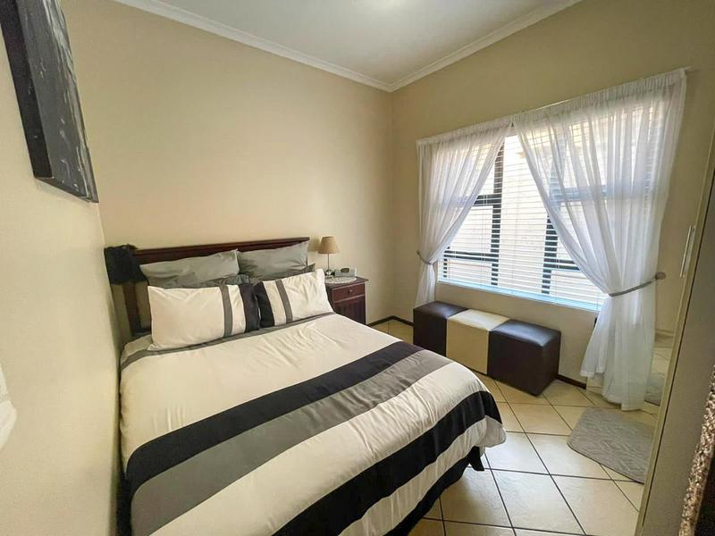 2 Bedroom Property for Sale in Sunnyrock Gauteng