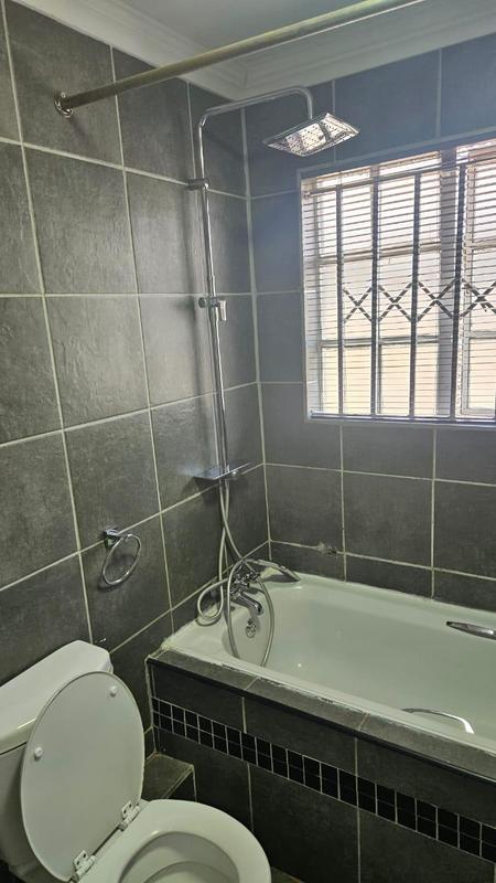 To Let 4 Bedroom Property for Rent in Sonneveld Gauteng