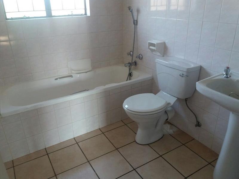 To Let 2 Bedroom Property for Rent in Faerie Glen Gauteng