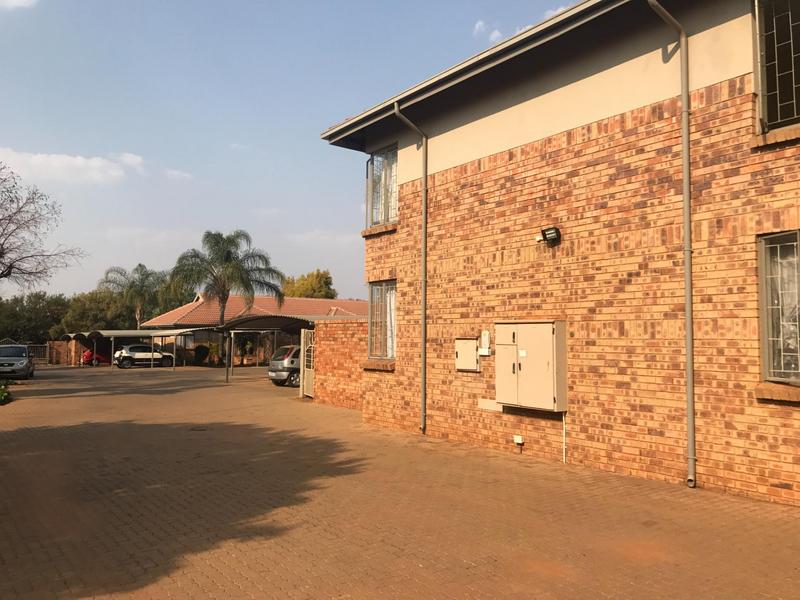 To Let 2 Bedroom Property for Rent in Faerie Glen Gauteng