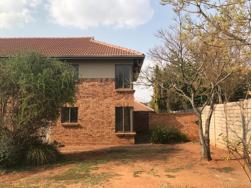 To Let 2 Bedroom Property for Rent in Faerie Glen Gauteng